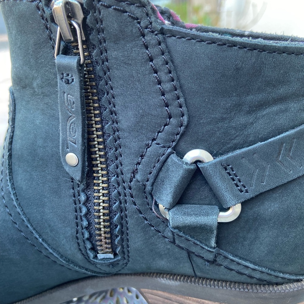Teva Women’s Foxy Black Leather Booties 8.5 - Picture 6 of 14